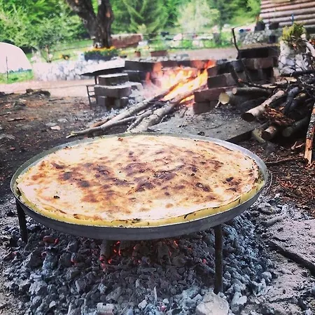 Panzió Hyrmet Demushi 3*