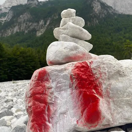 Panzió Hyrmet Demushi