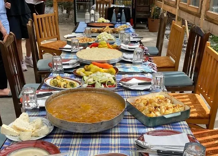 فندق مبيت وإفطار Hyrmet Demushi فالبني