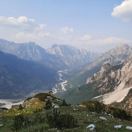 Hyrmet Demushi Panzió Valbona