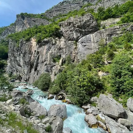 Oda ve Kahvaltı Hyrmet Demushi Valbone