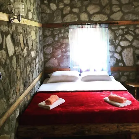 Hyrmet Demushi Nocleg ze śniadaniem